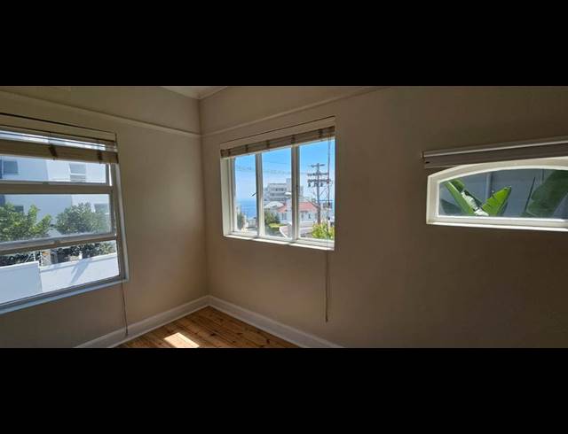 2 bed property to rent in BANTRY BAY